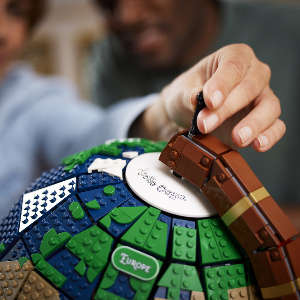 LEGO? Ideas The Globe