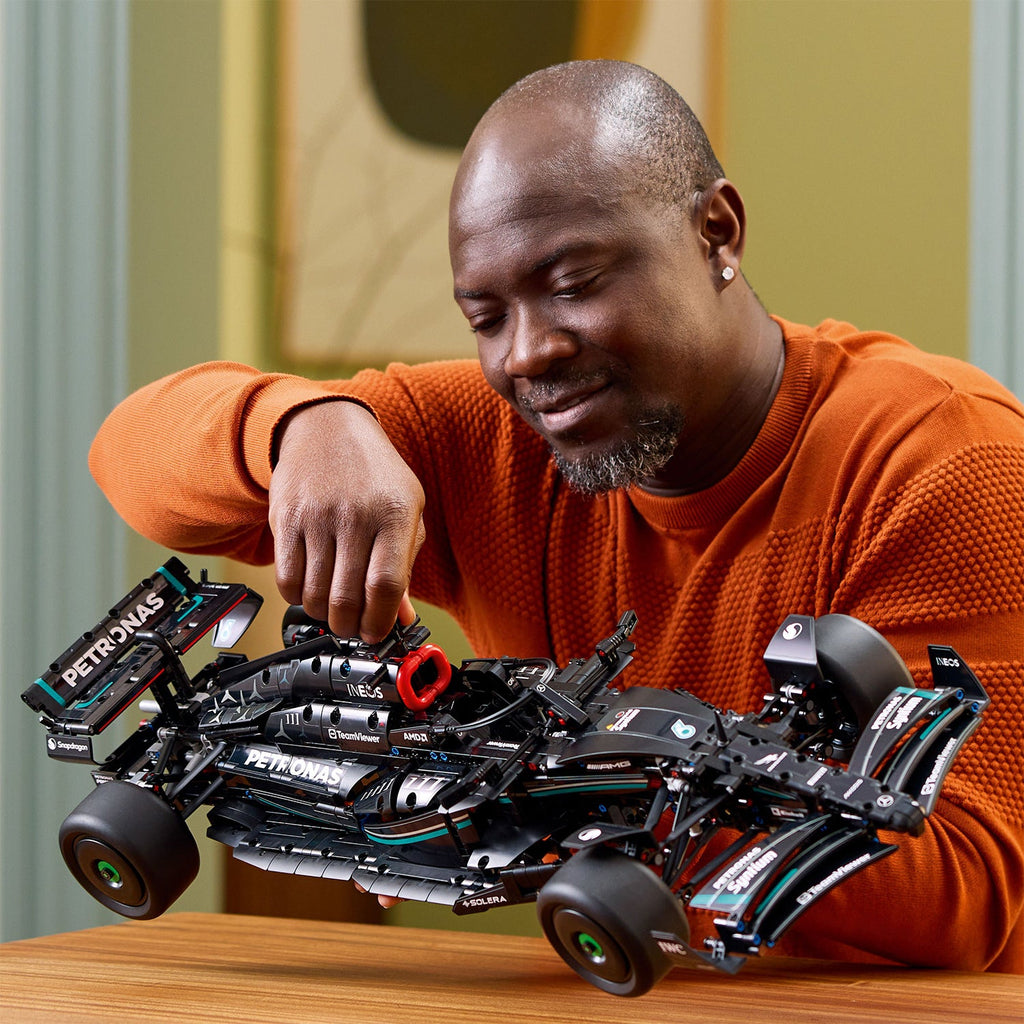 LEGO? Technic Mercedes-AMG F1 W14 E Performance