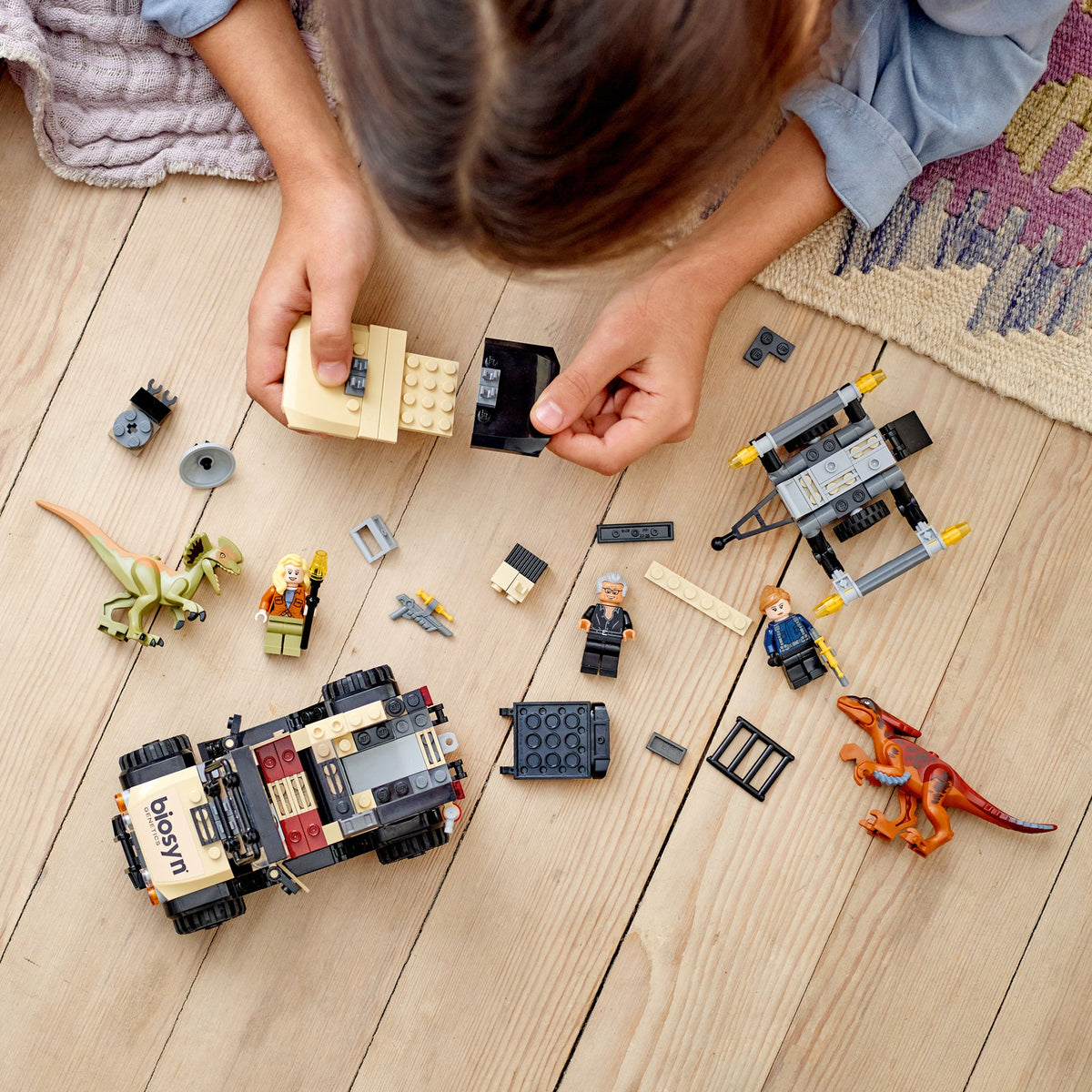 LEGO? Jurassic World Pyroraptor & Dilophosaurus Transport