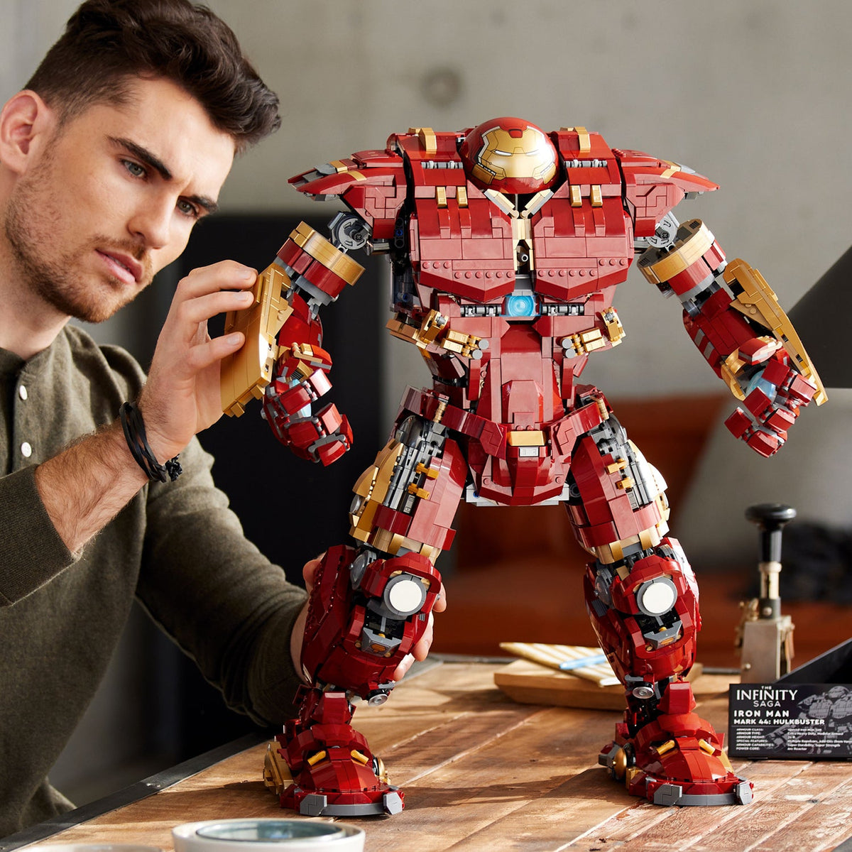 LEGO? Marvel Hulkbuster