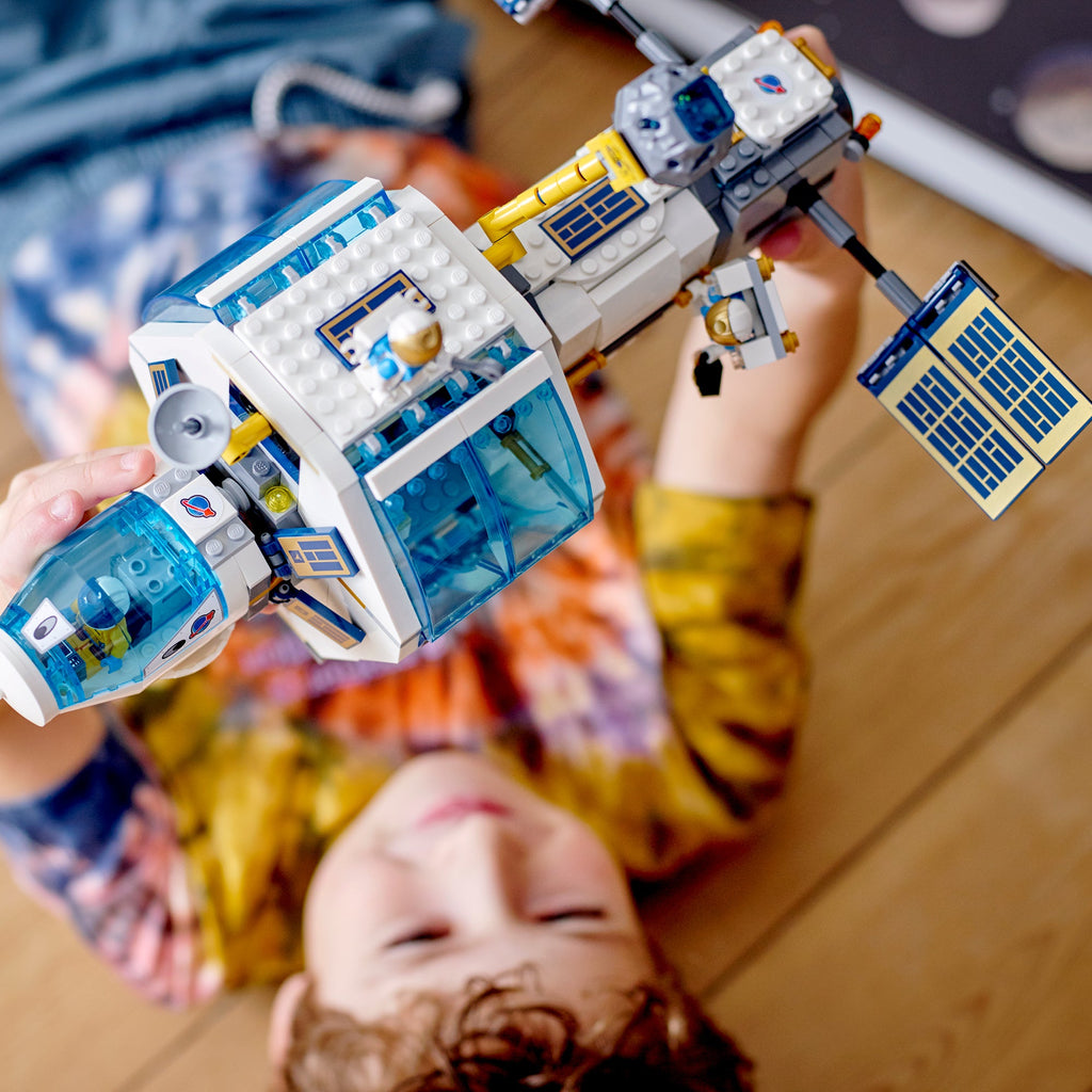 LEGO? City Lunar Space Station