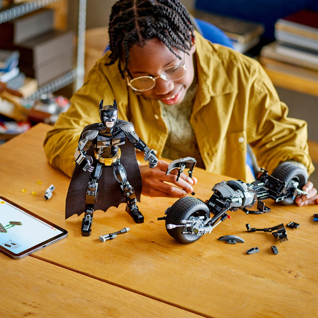 LEGO? DC Batman?: Batman Construction Figure & the Bat-Pod Bike