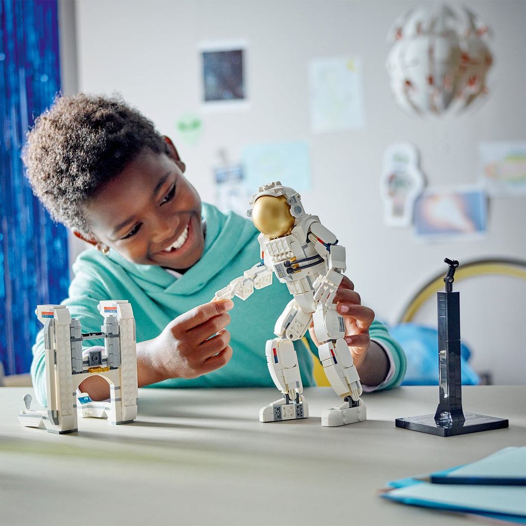 LEGO? Creator 3-in-1 Space?Astronaut