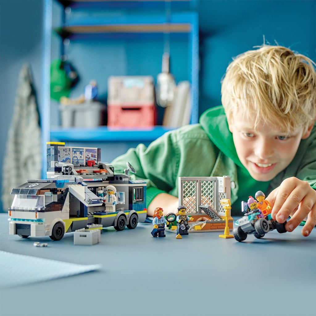 LEGO? City Police Mobile Crime Lab Truck