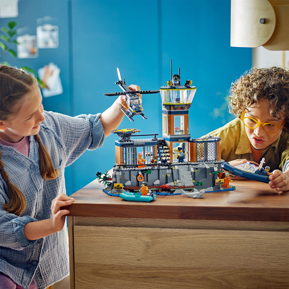 LEGO? City Police Prison Island