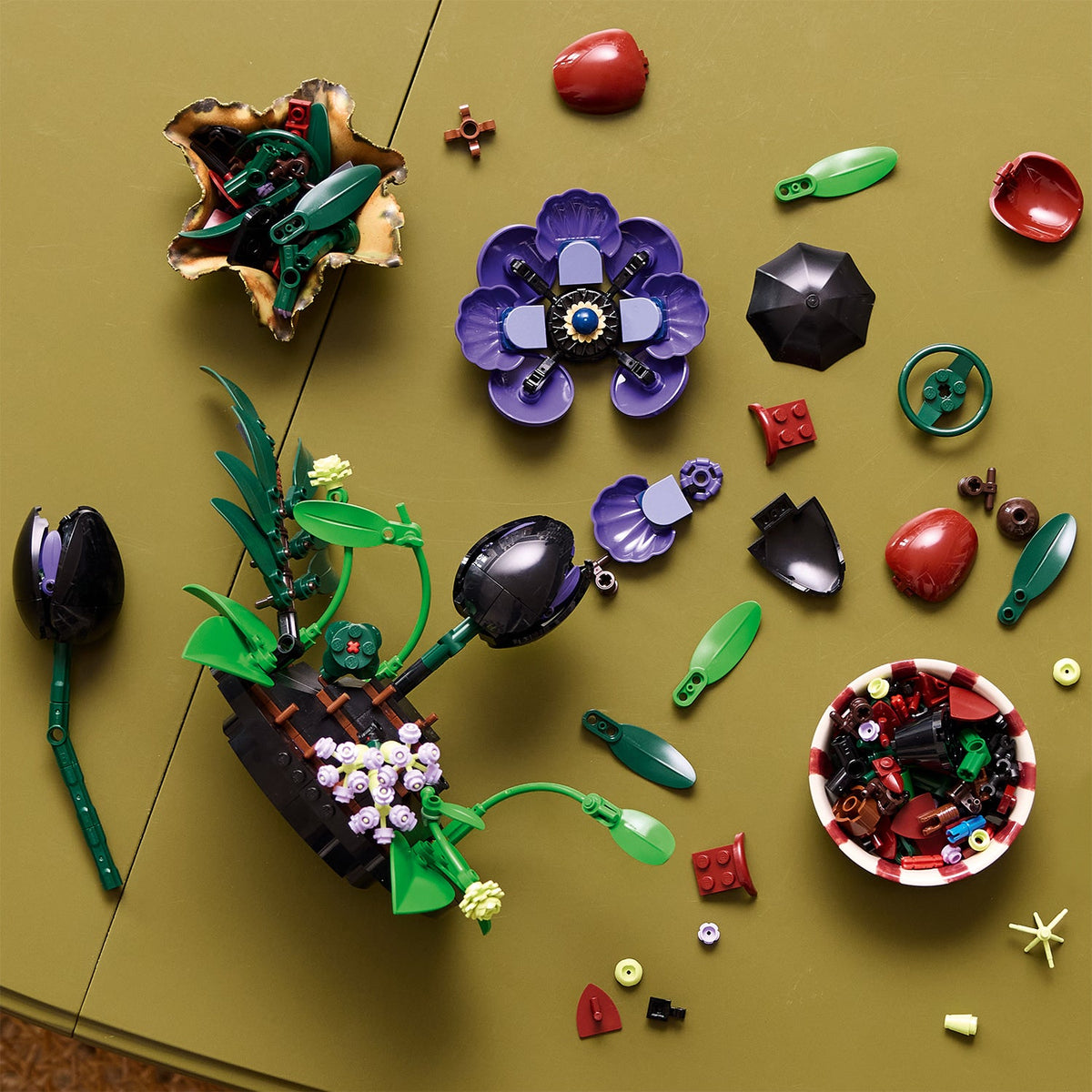 LEGO? Botanicals Dark Flower Arrangement