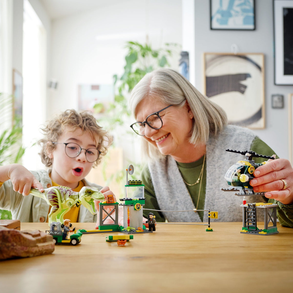 LEGO? Jurassic World T. rex Dinosaur Breakout