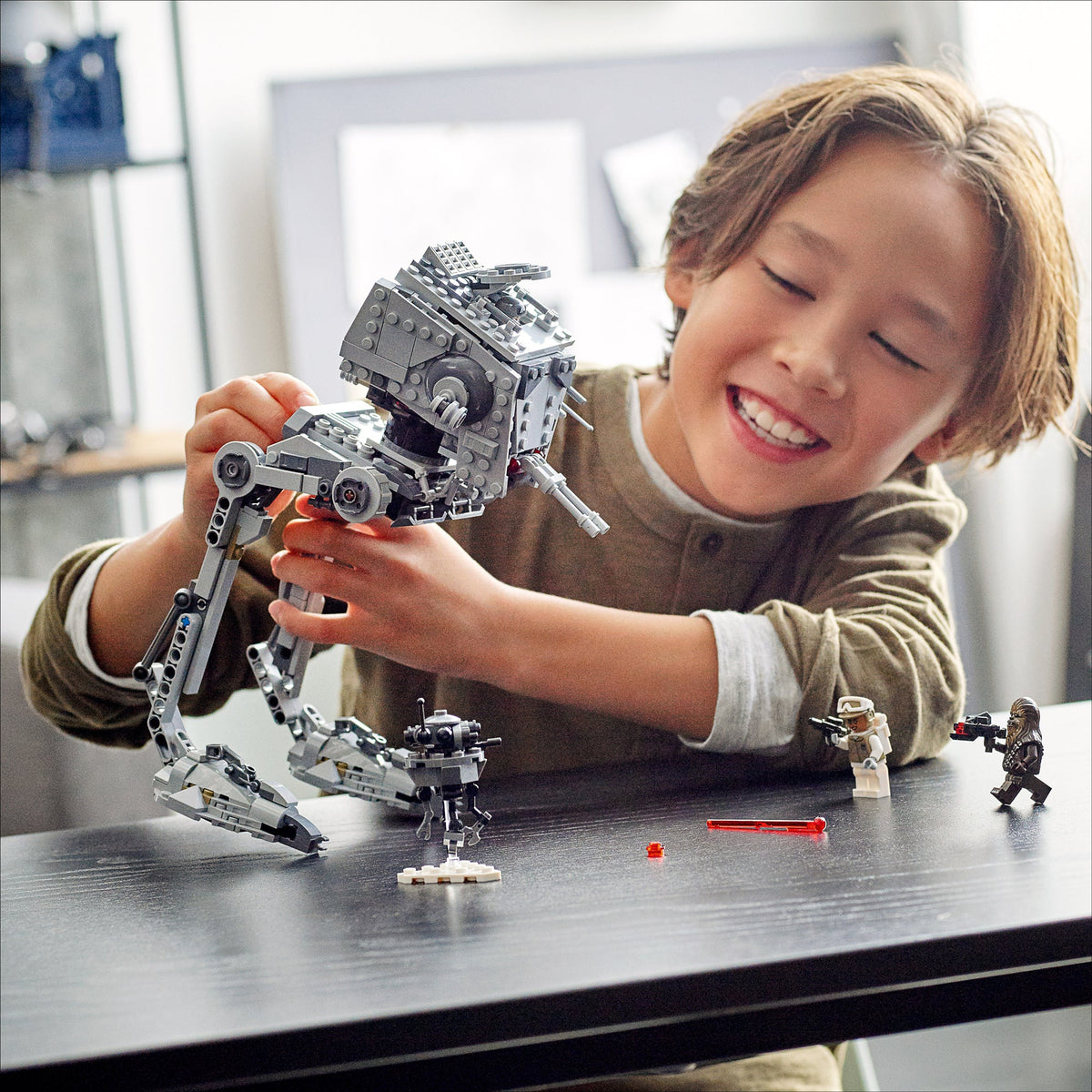 LEGO? Star Wars? Hoth? AT-ST?