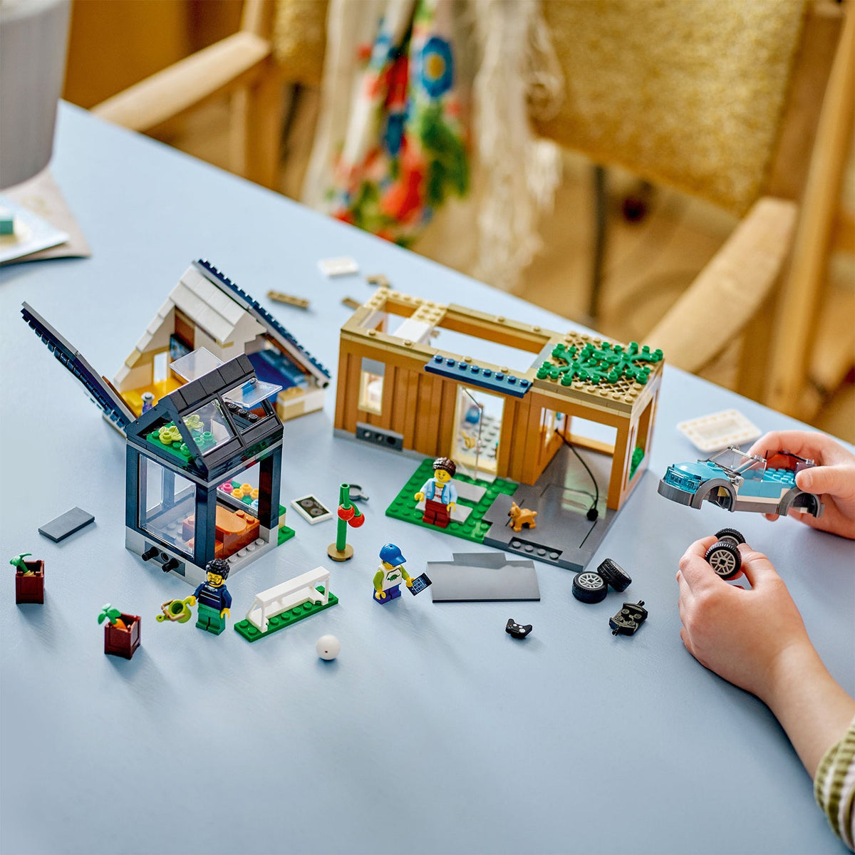 LEGO? City Family House and Electric Car