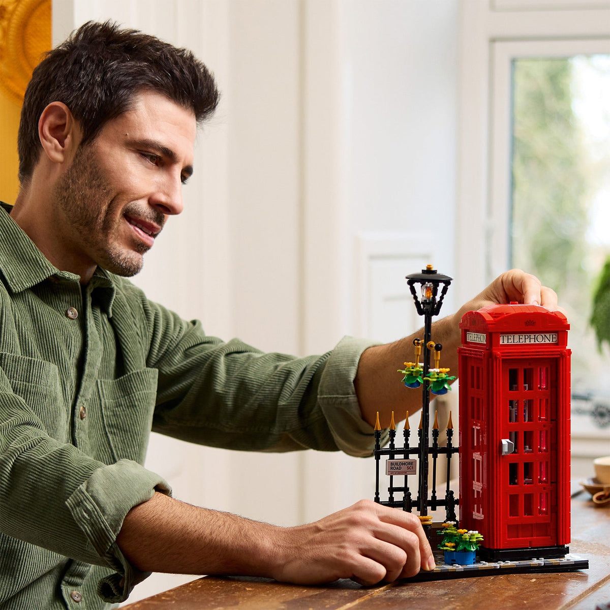 LEGO? Ideas Red London Telephone Box
