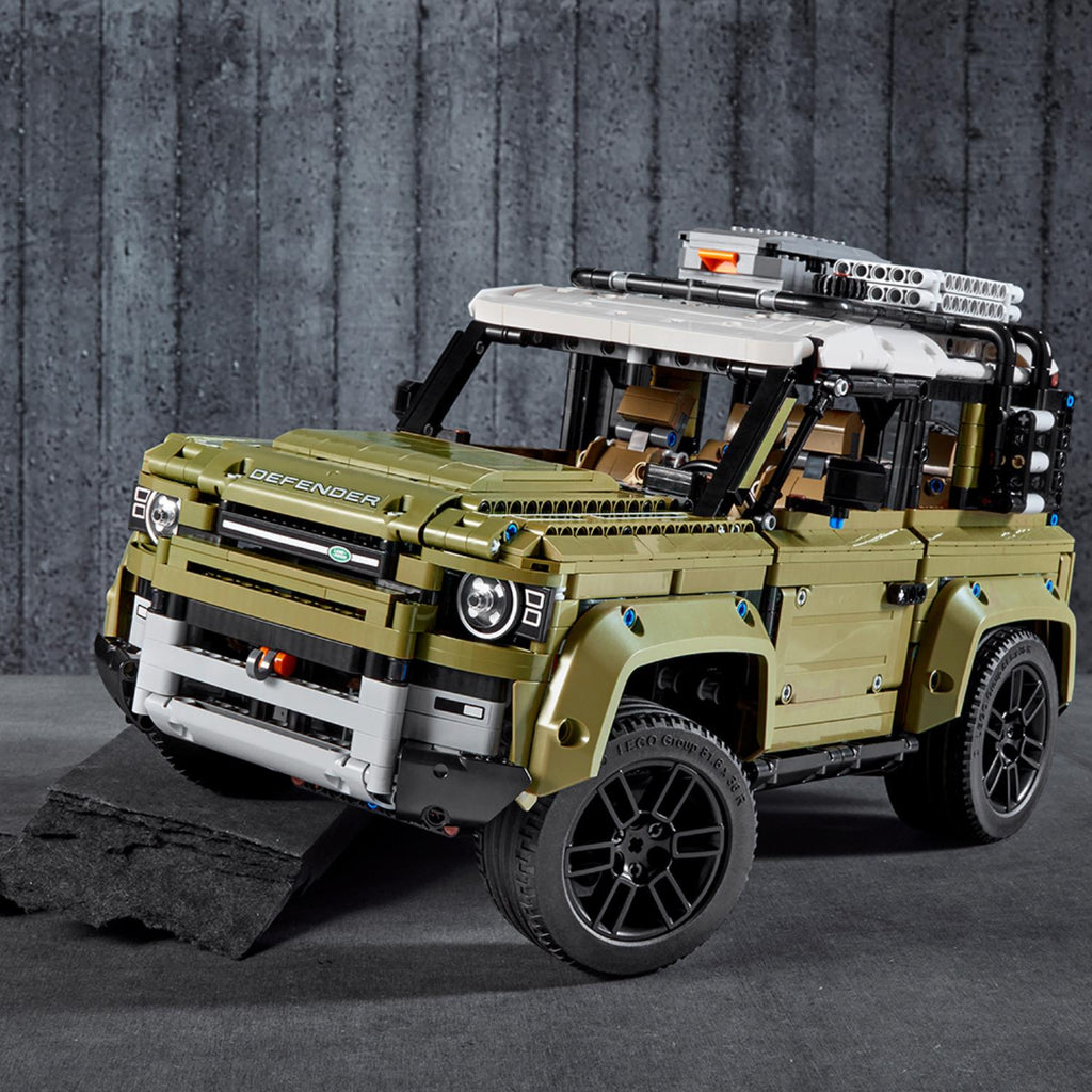 LEGO? Technic Land Rover Defender