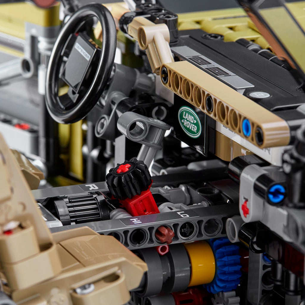 LEGO? Technic Land Rover Defender