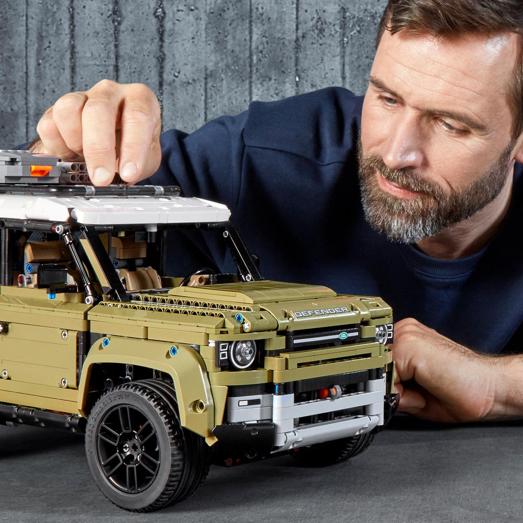 LEGO? Technic Land Rover Defender
