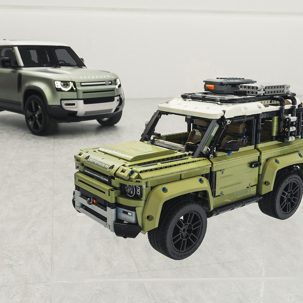 LEGO? Technic Land Rover Defender