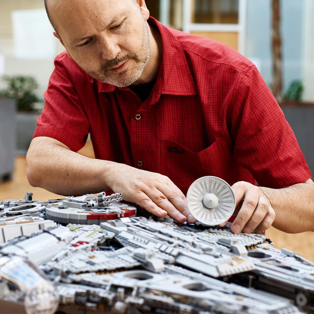 LEGO? Star Wars? Millennium Falcon?