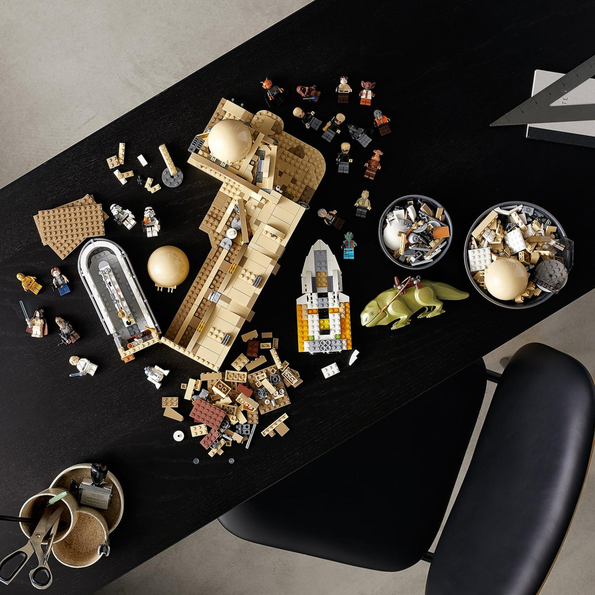 LEGO? Star Wars? Mos Eisley Cantina?