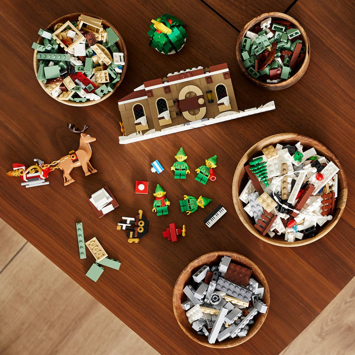 LEGO? Elf Club House