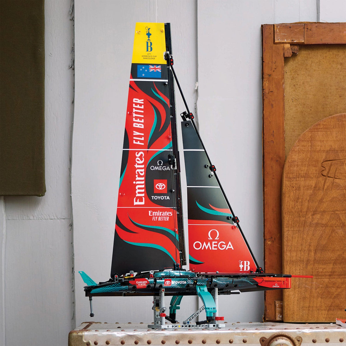 LEGO? Technic Emirates Team New Zealand AC75 Yacht
