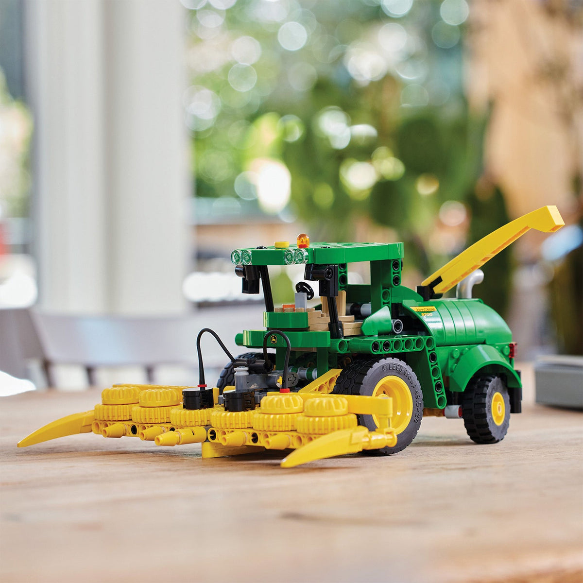 LEGO? Technic John Deere 9700 Forage Harvester