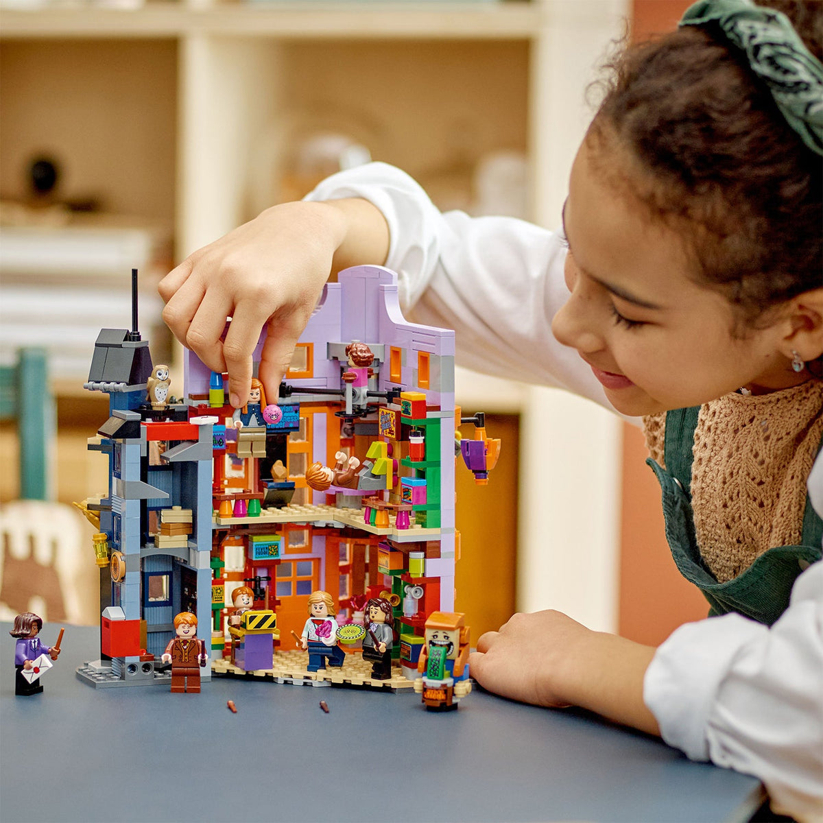 LEGO? Harry Potter? Diagon Alley?: Weasleys' Wizard Wheezes?