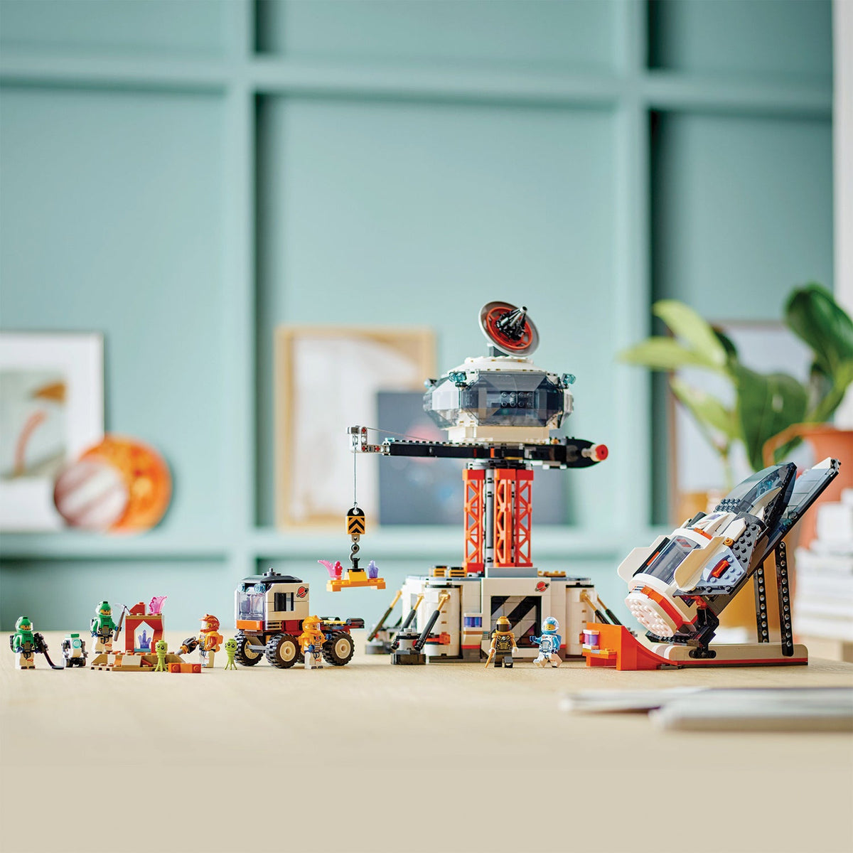 LEGO? City Space Base and Rocket Launchpad