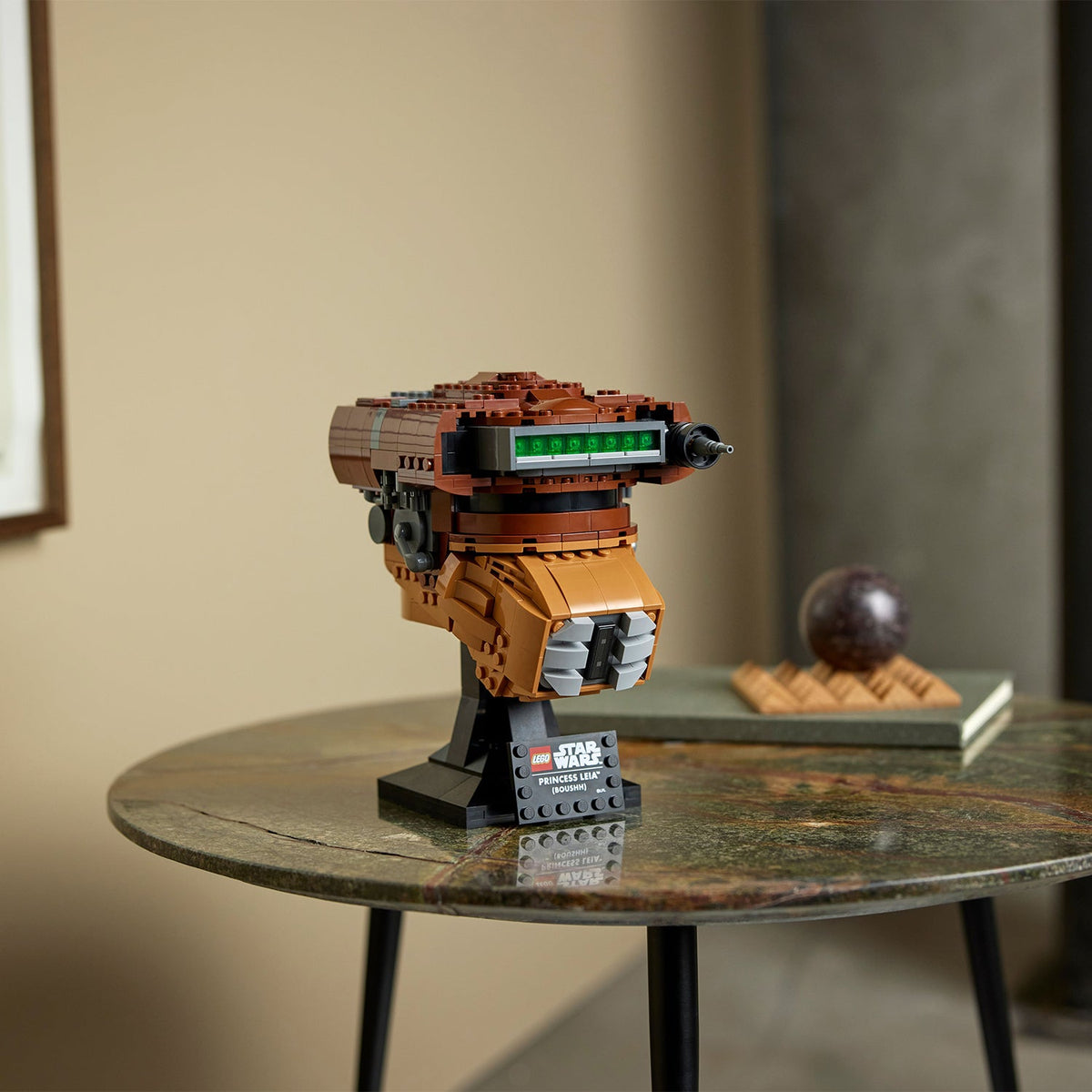 LEGO? Star Wars? Princess Leia? (Boushh?) Helmet
