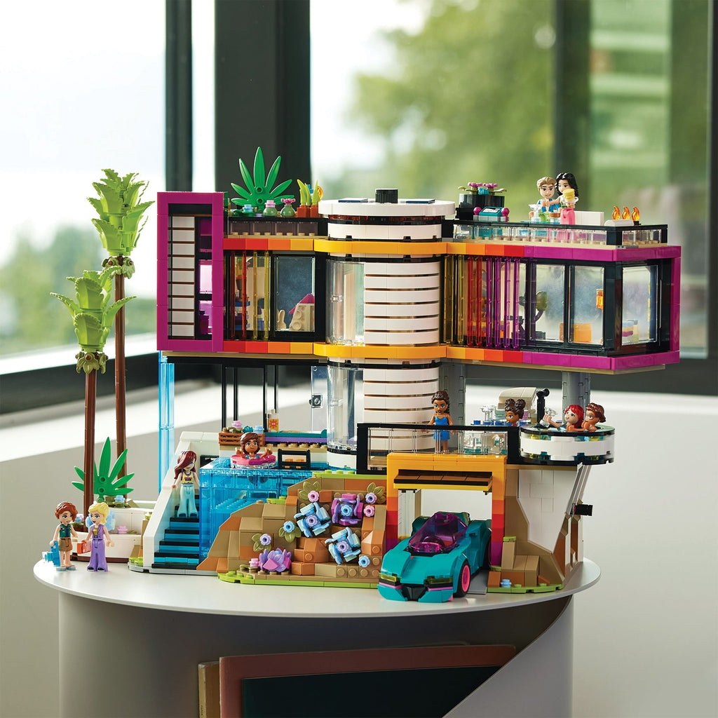 LEGO? Friends? Andrea's Modern Mansion