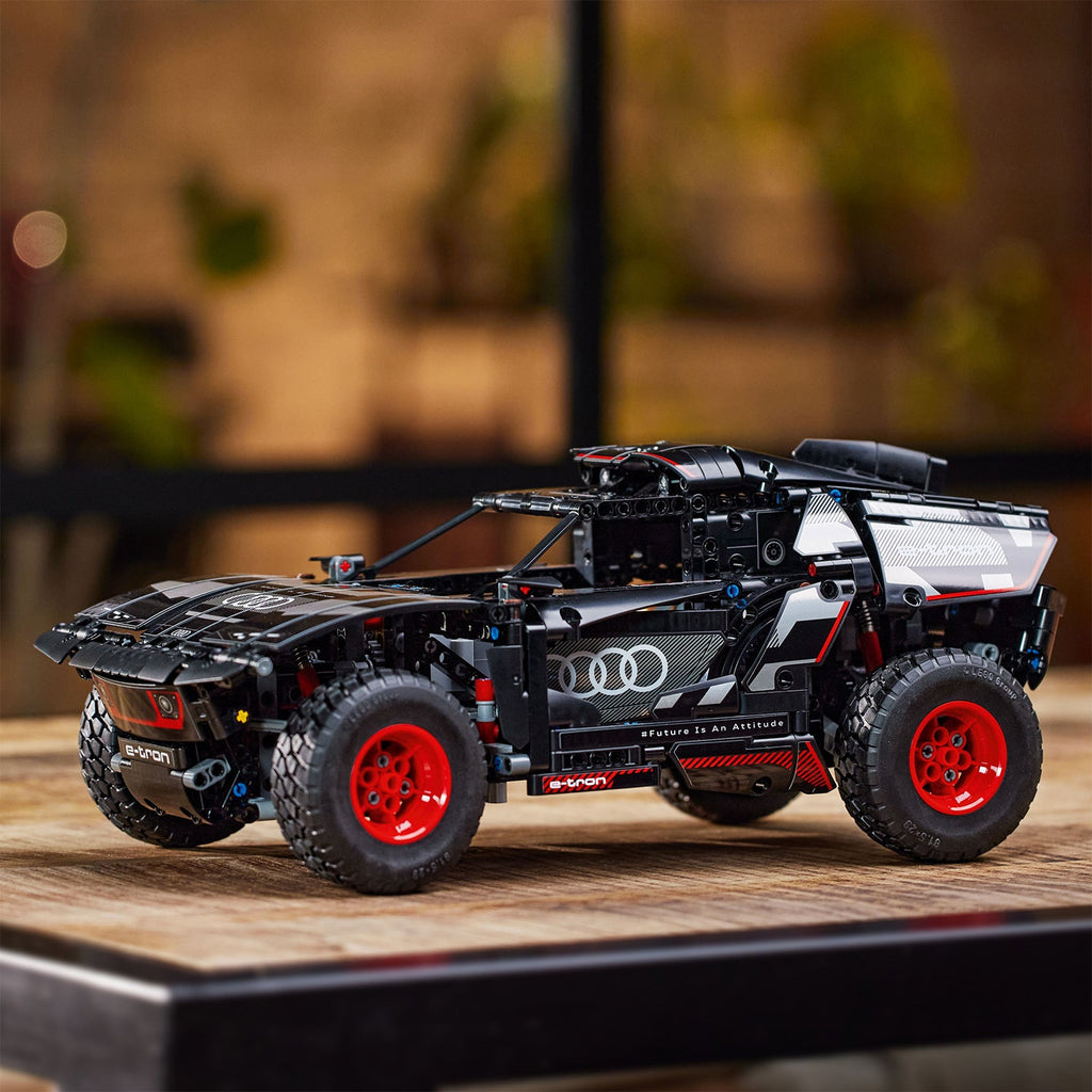 LEGO? Technic Audi RS Q e-tron