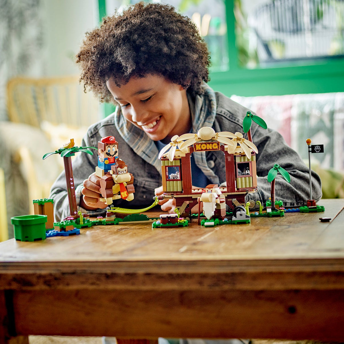 LEGO? Super Mario? Donkey Kong's Tree House Expansion Set