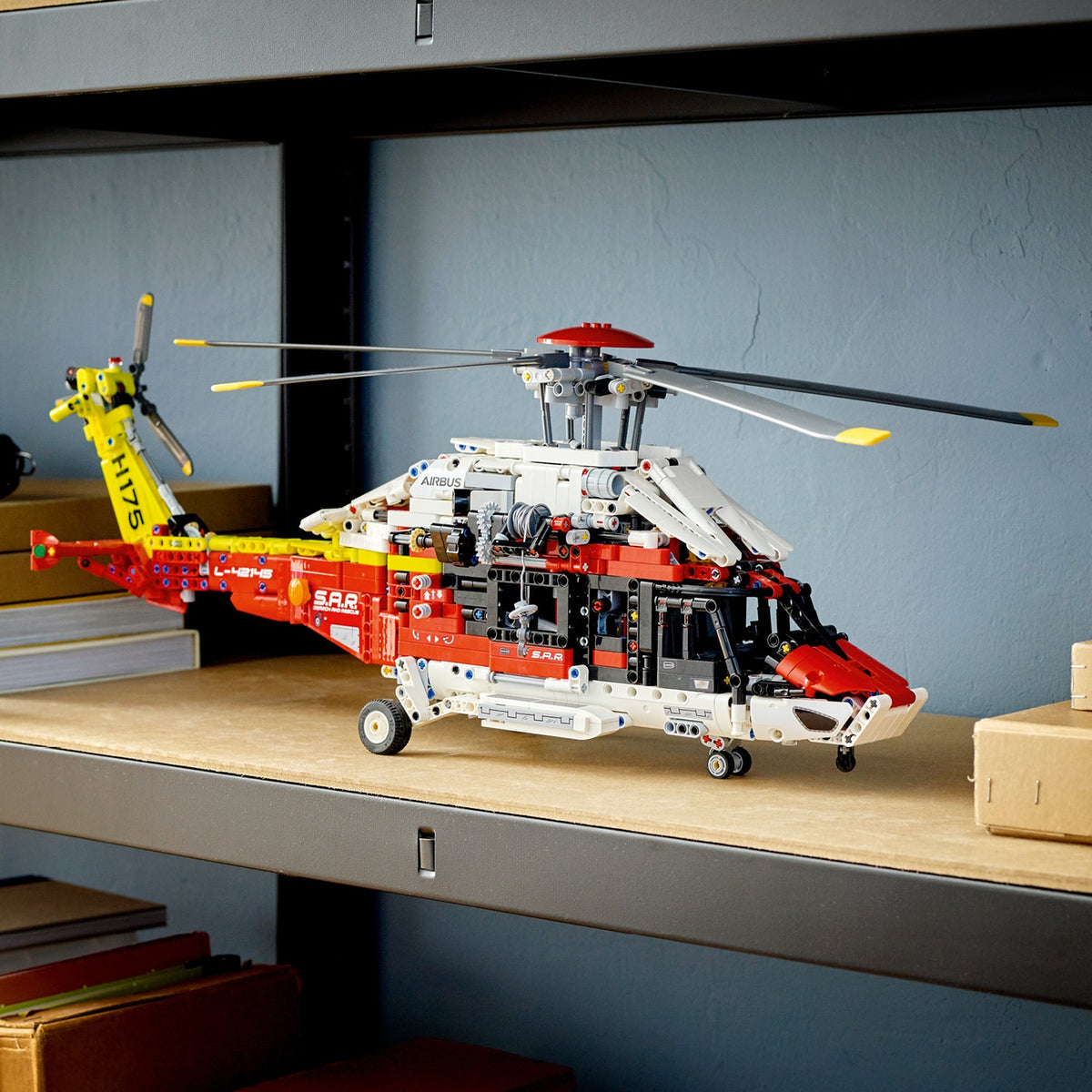 LEGO? Technic Airbus H175 Rescue?Helicopter