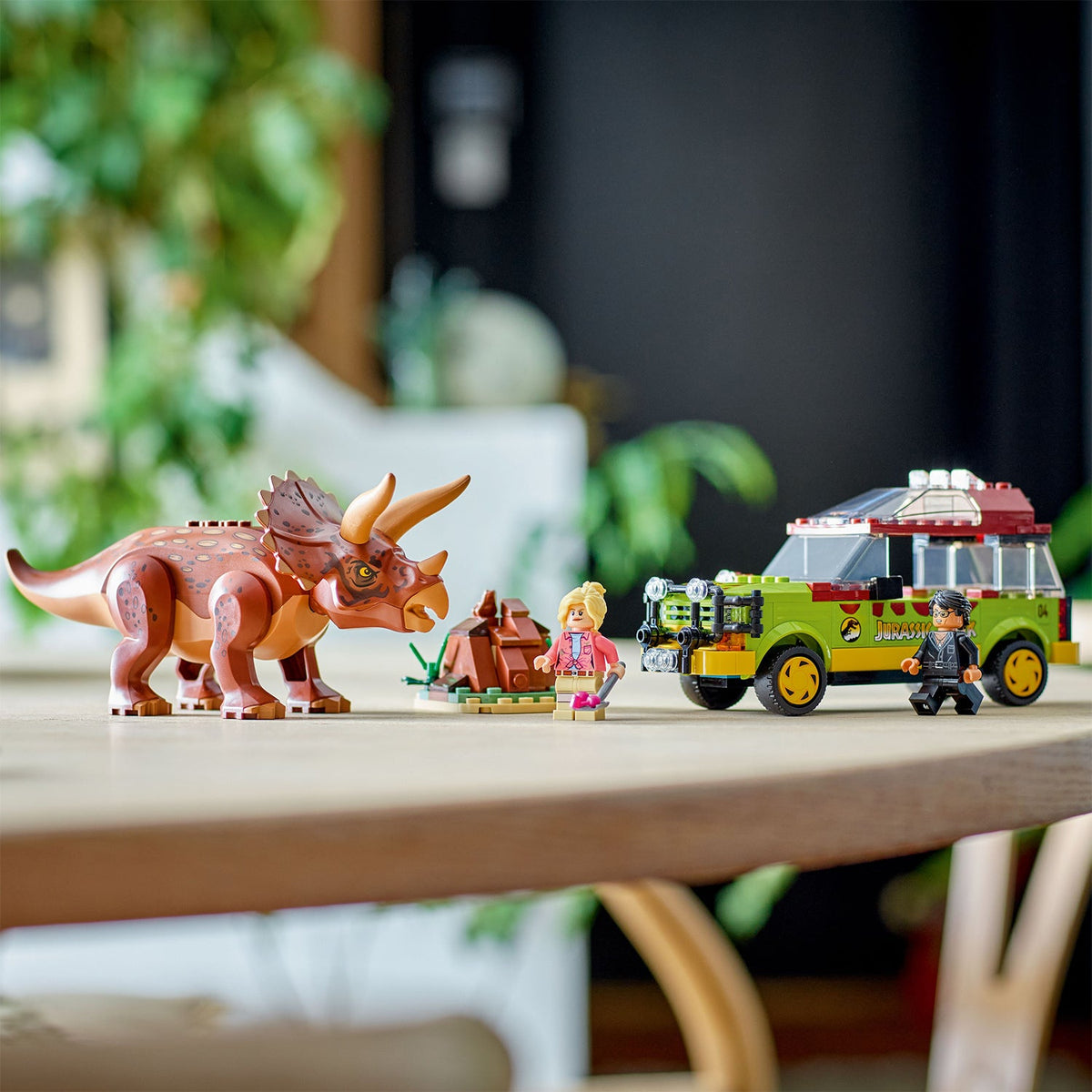 LEGO? Jurassic Park Triceratops Research