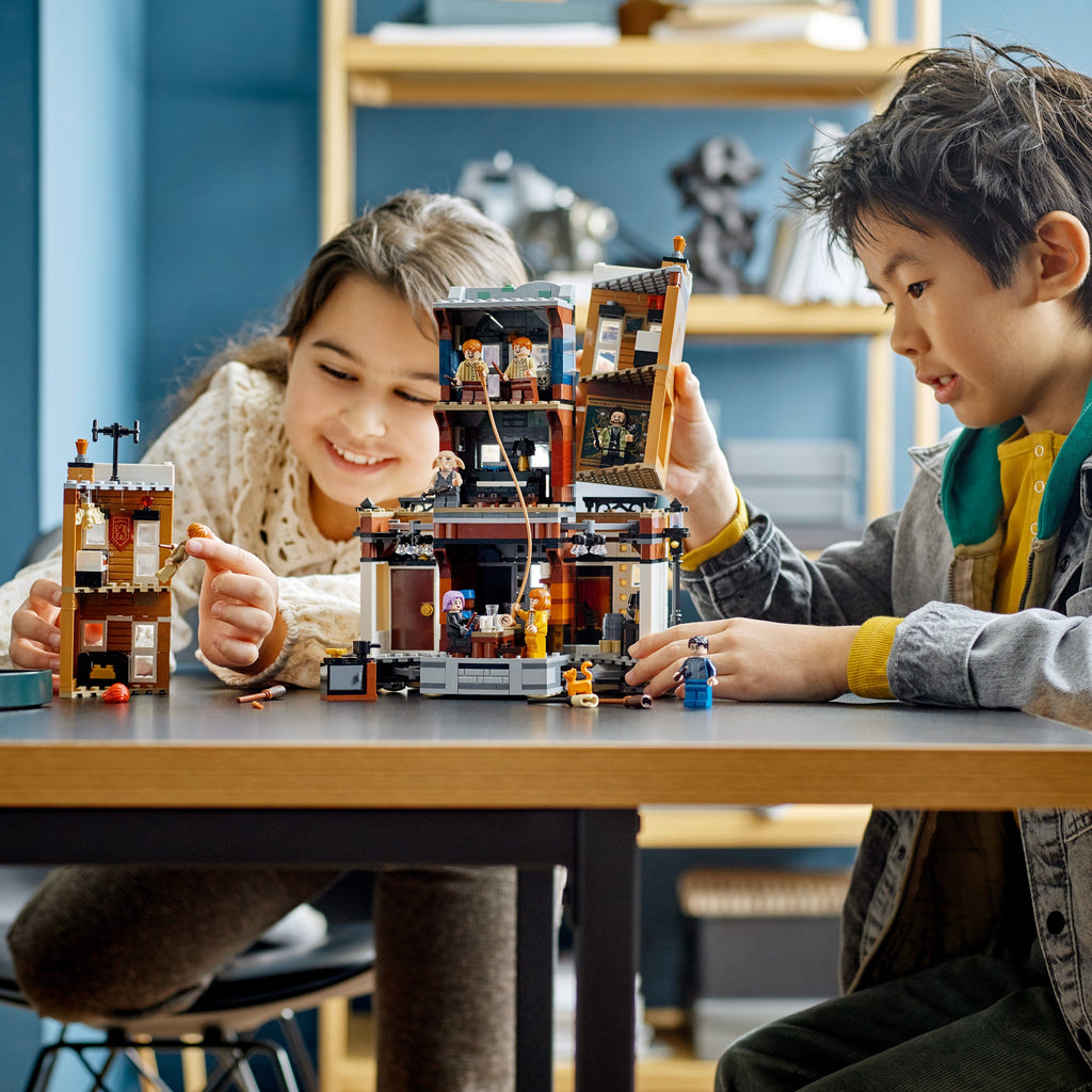 LEGO? Harry Potter? 12 Grimmauld Place