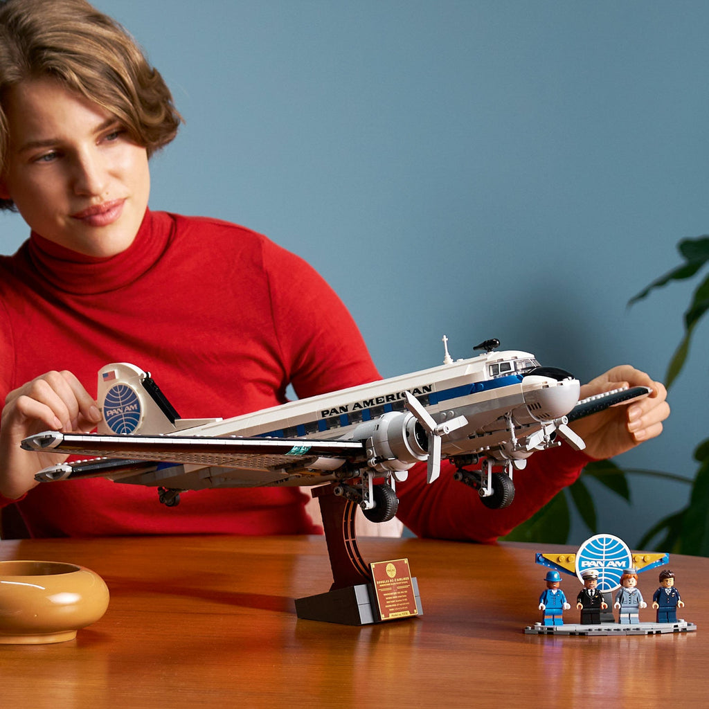 LEGO? Icons Douglas? DC-3? PAN AM? Airliner