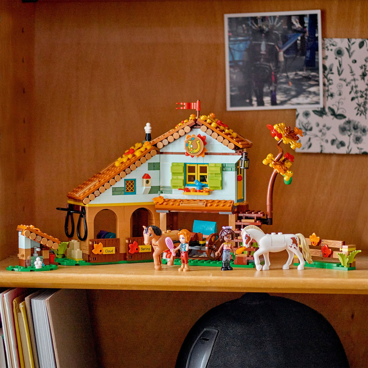 LEGO? Friends? Autumn's Horse Stable