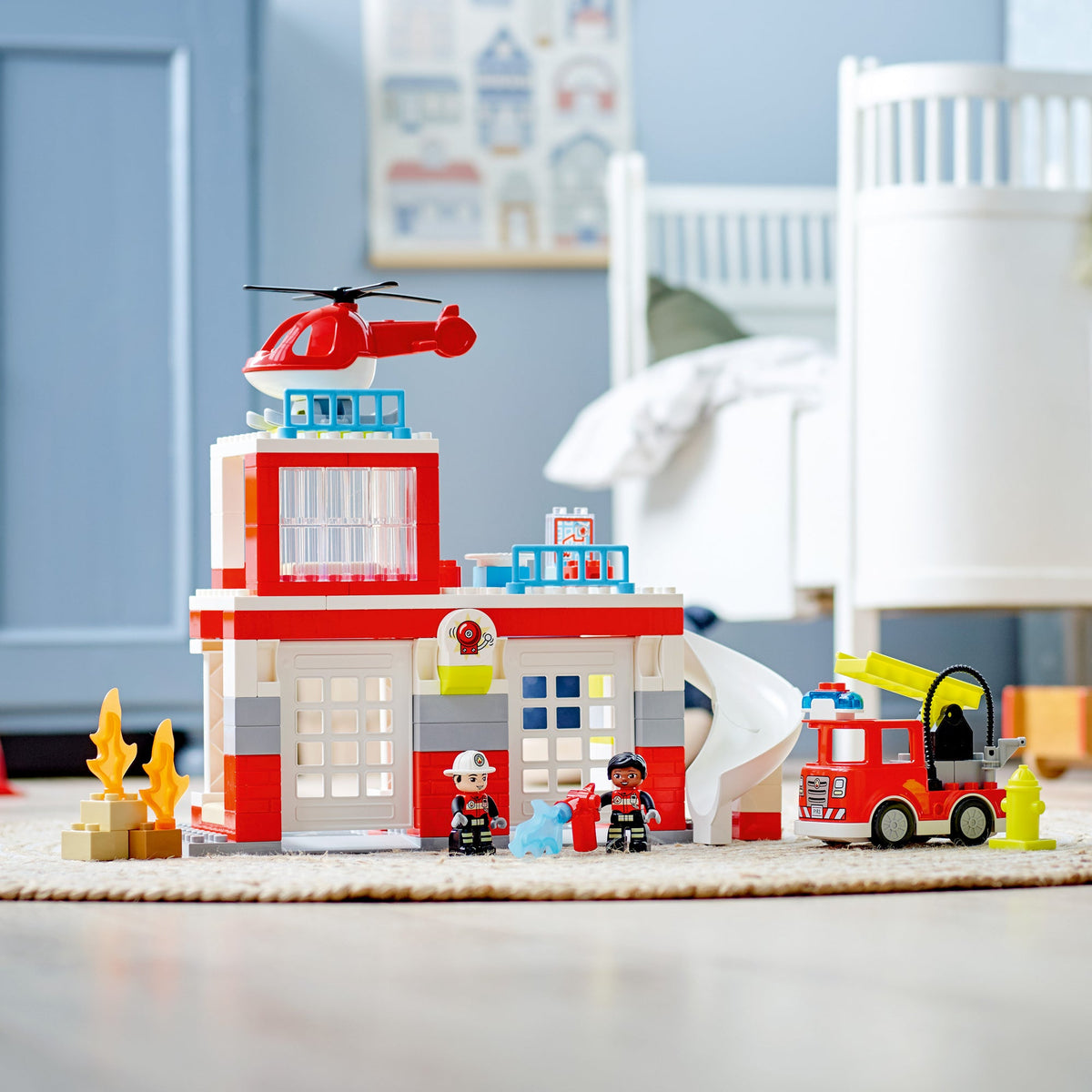 LEGO? DUPLO? Rescue Fire Station & Helicopter