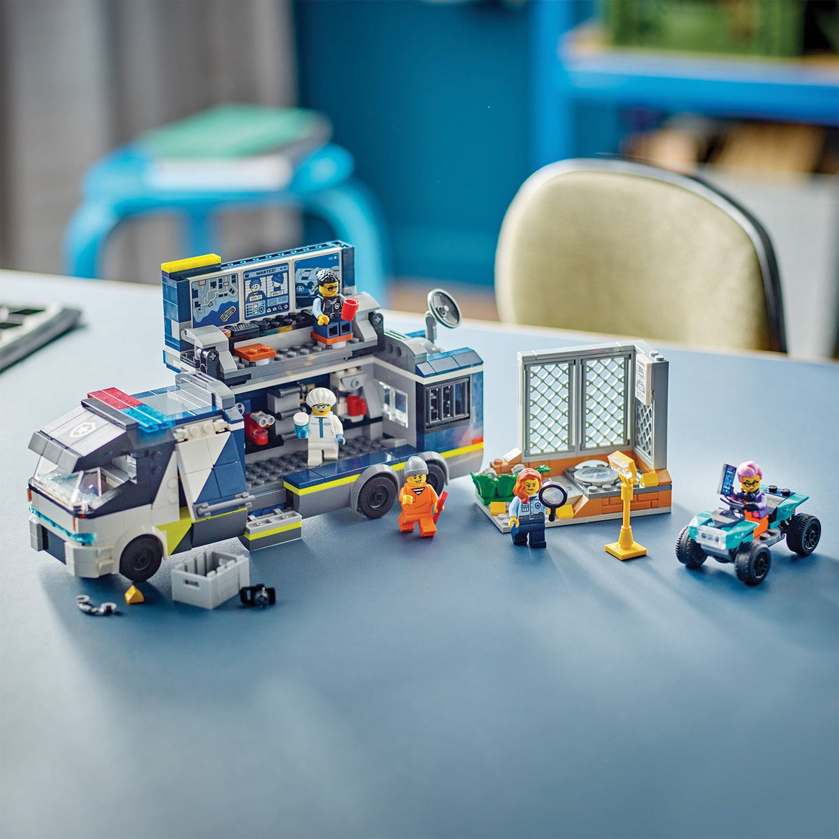 LEGO? City Police Mobile Crime Lab Truck