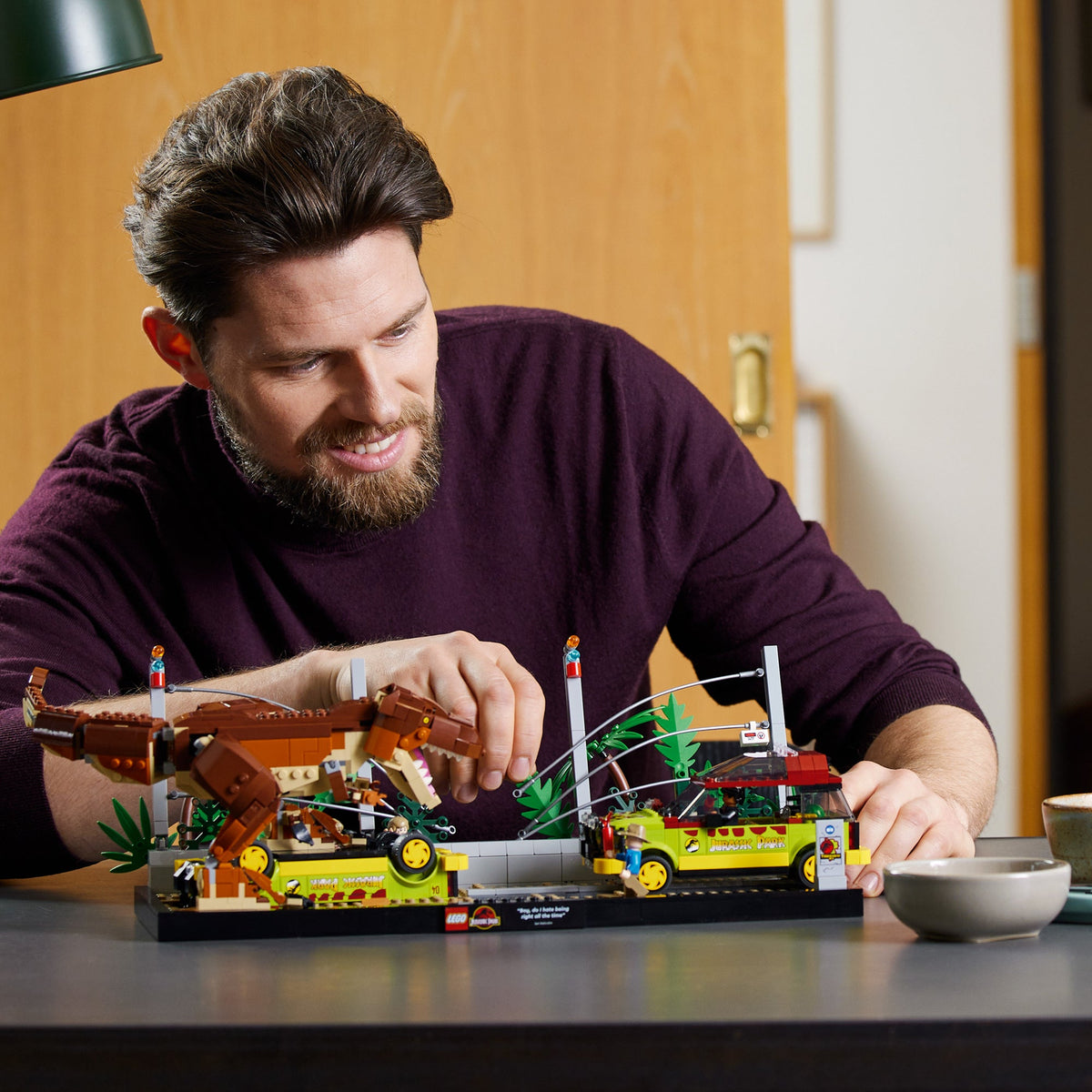 LEGO? Jurassic Park T. rex Breakout