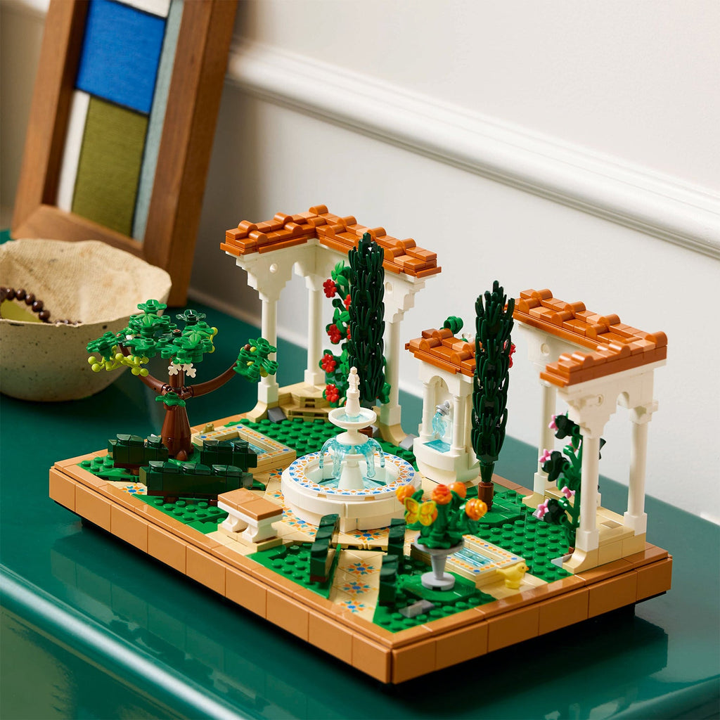 LEGO? Icons Fountain Garden