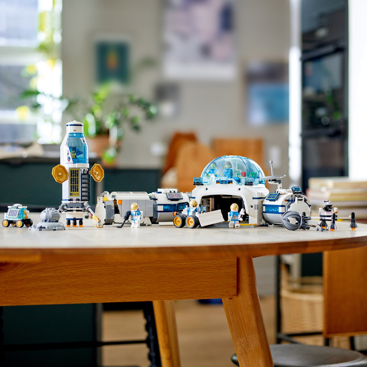 LEGO? City Lunar Research Base