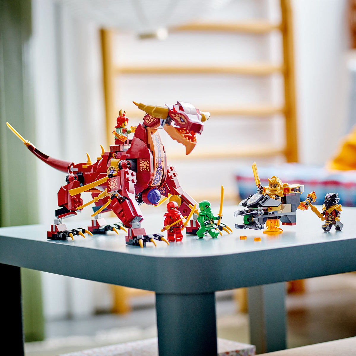 LEGO? NINJAGO? Heatwave Transforming Lava Dragon