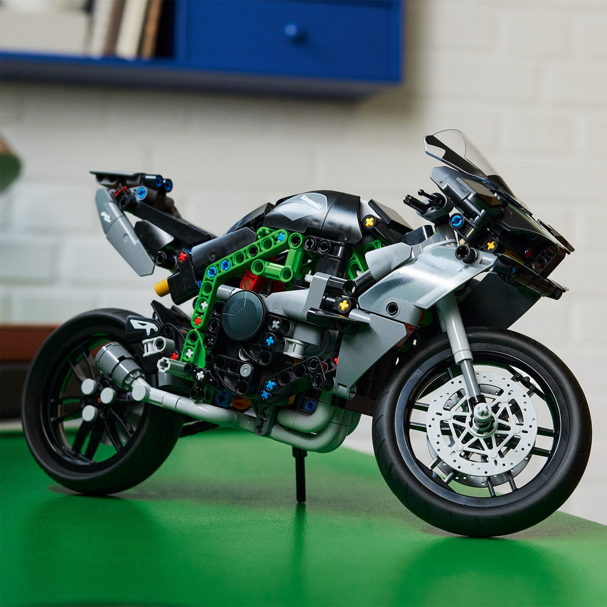 LEGO? Technic Kawasaki Ninja H2R Motorcycle