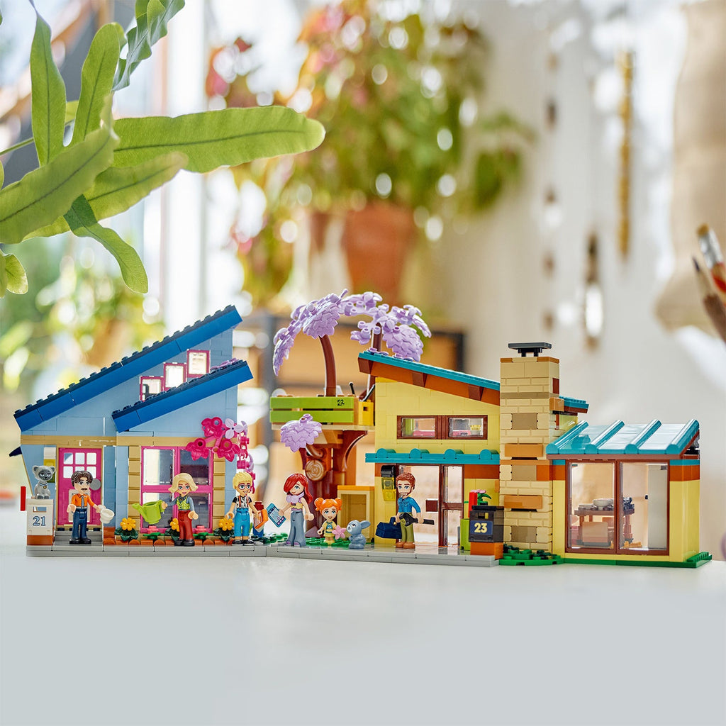 LEGO? Friends? Olly and Paisley's Family Houses