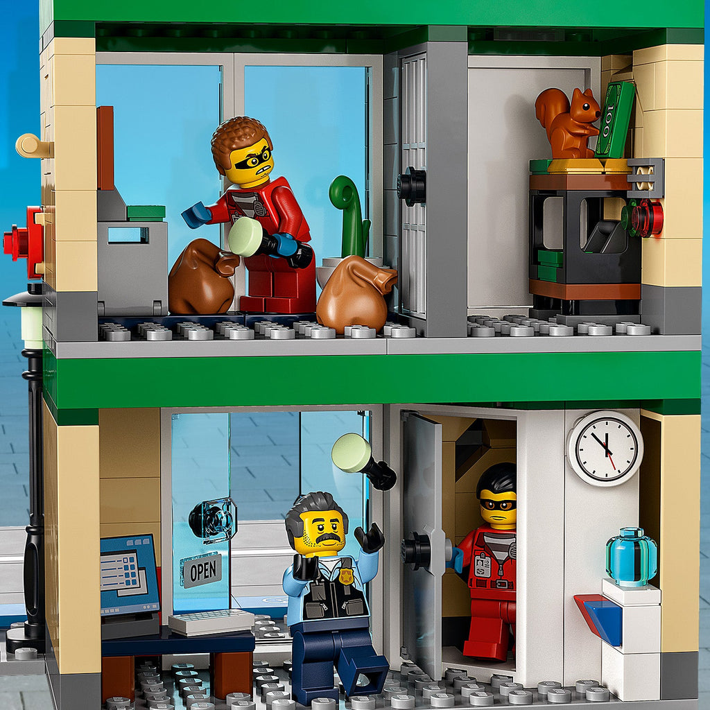 LEGO? City Police Chase at the Bank
