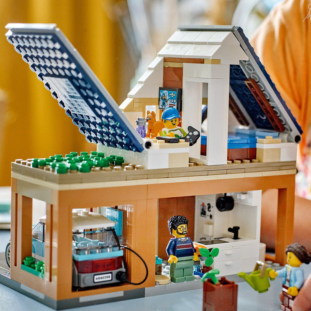 LEGO? City Family House and Electric Car