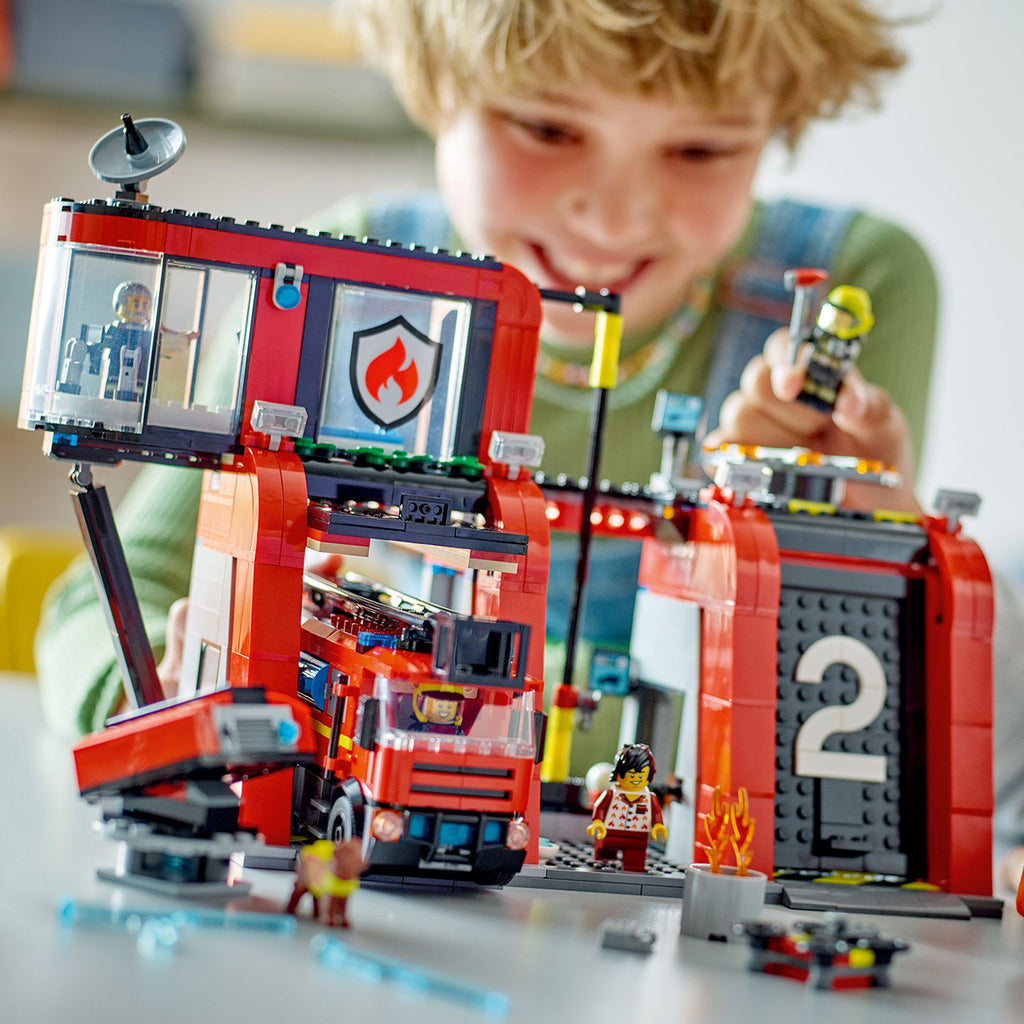 LEGO? City Fire Station with Fire Truck