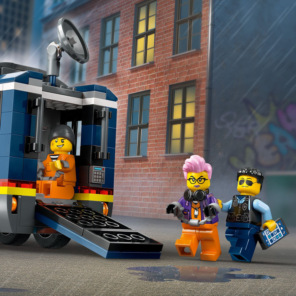 LEGO? City Police Mobile Crime Lab Truck