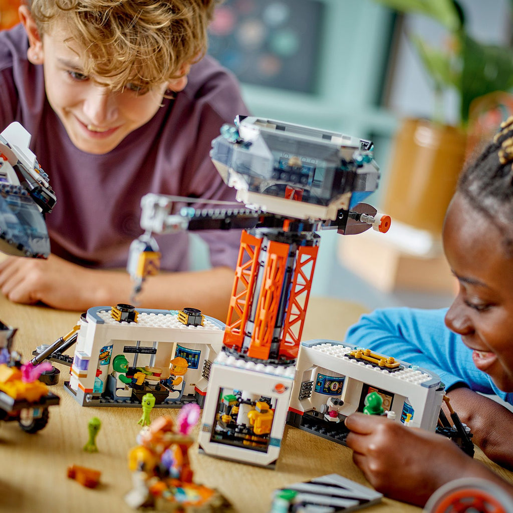 LEGO? City Space Base and Rocket Launchpad