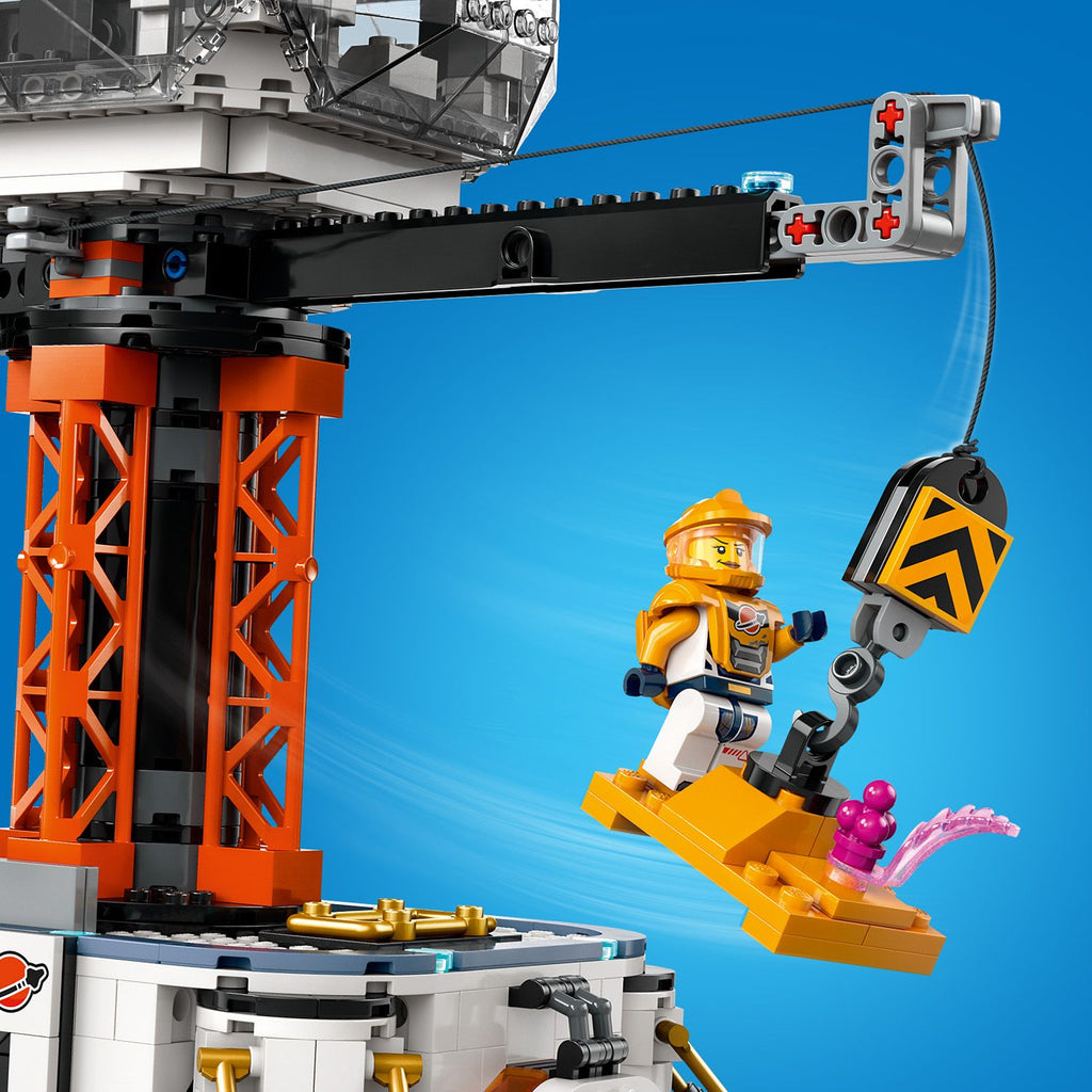 LEGO? City Space Base and Rocket Launchpad