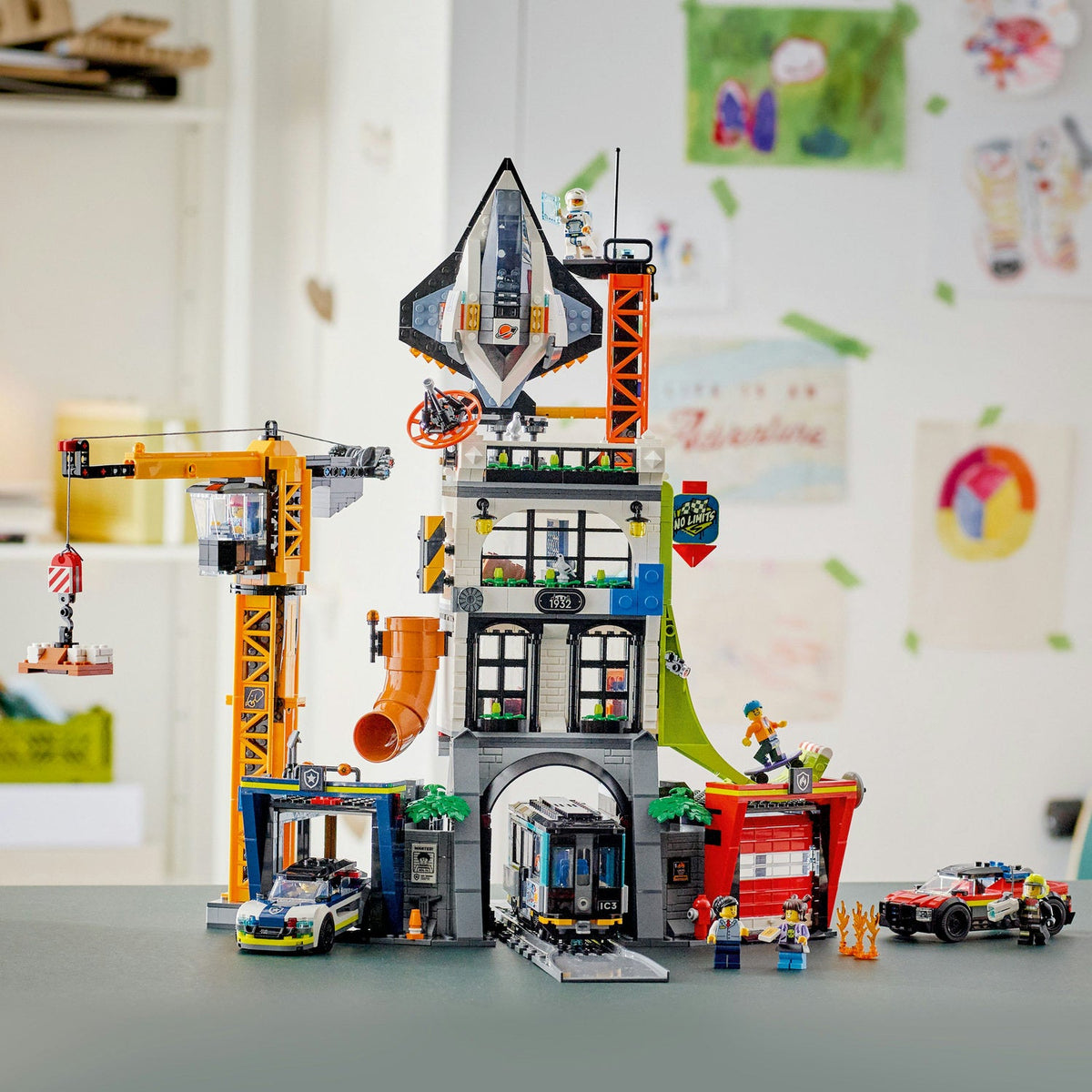 LEGO? City The City Tower