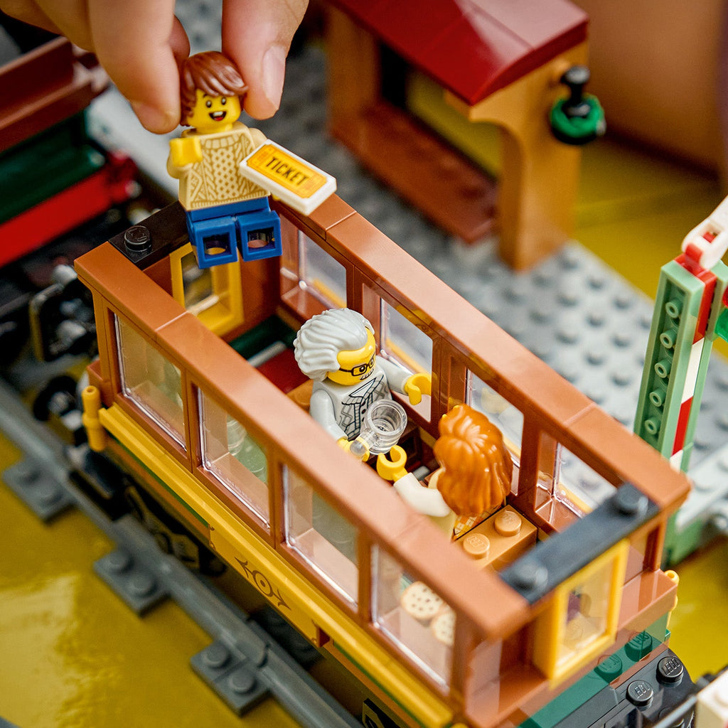 LEGO? City Vintage Steam Train